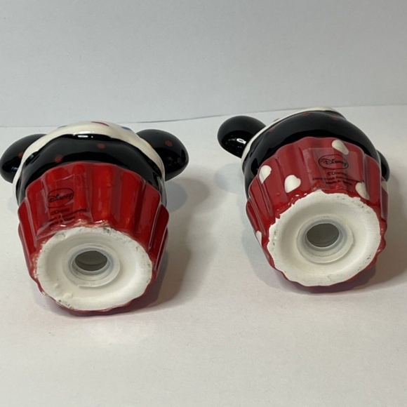 🆕 Disney Mickey & Minnie Mouse Ceramic Cupcake Salt & Pepper Shakers, NWOB - Picture 14 of 15